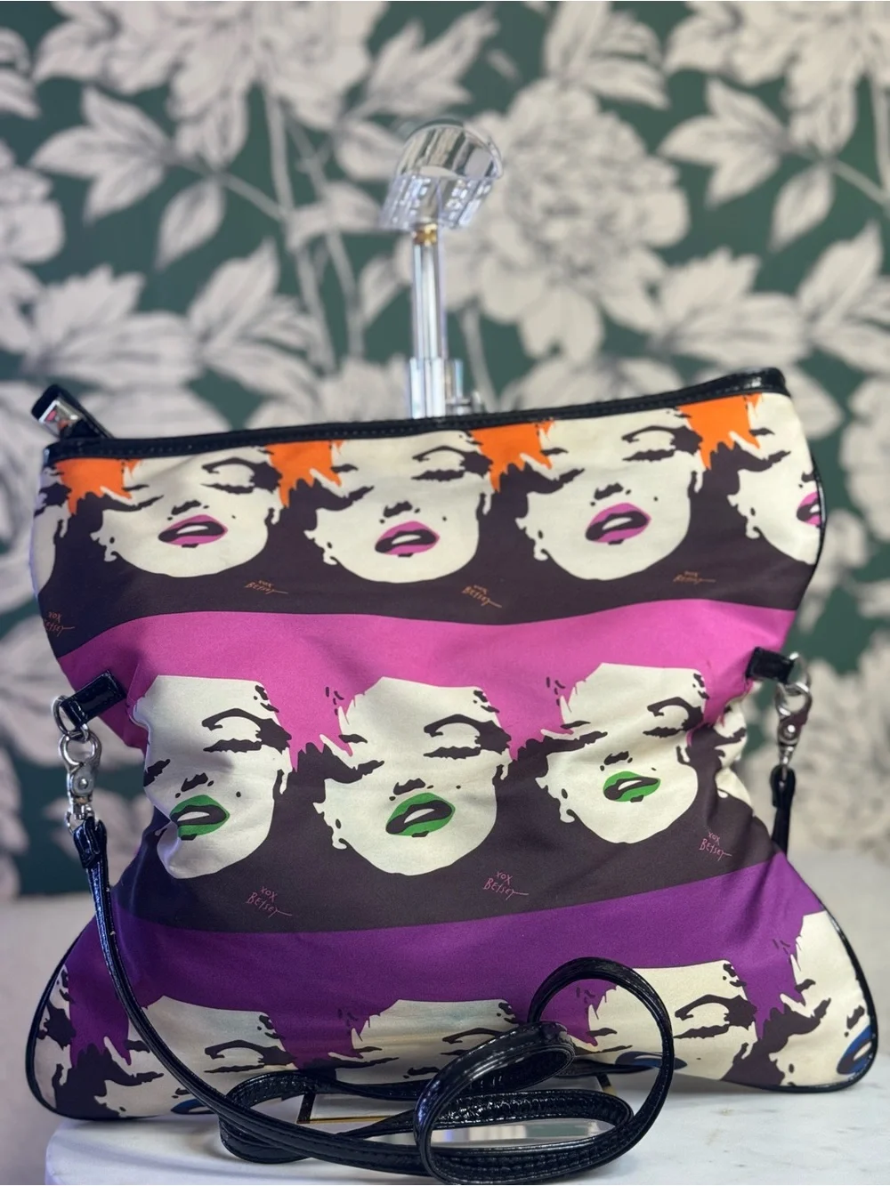 Betsey Johnson *RARE* Marilyn Monroe Pop Art Foldover Crossbody Bag - Picture 4 of 7